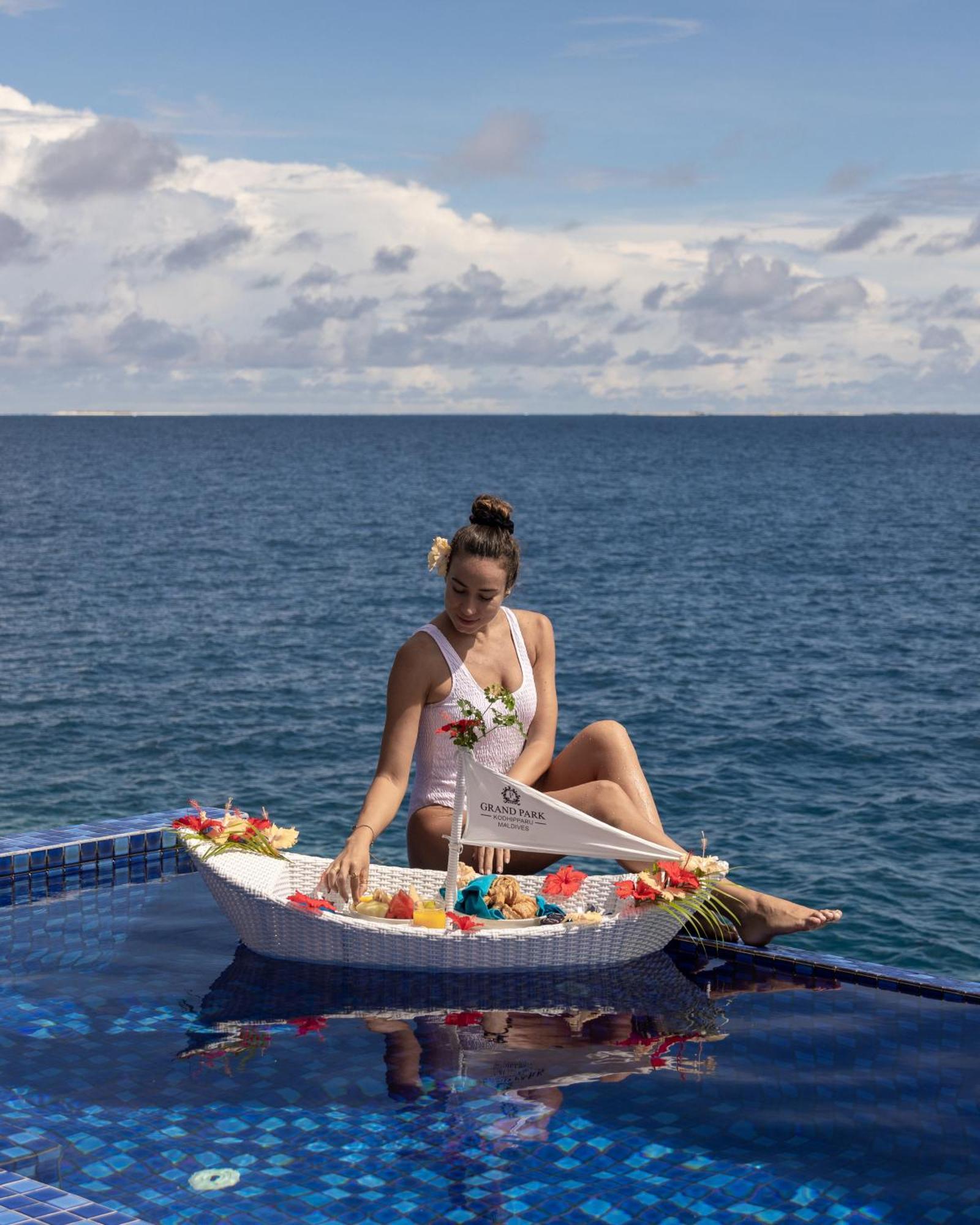 Grand Park Kodhipparu Maldives Otel Baros Island Dış mekan fotoğraf
