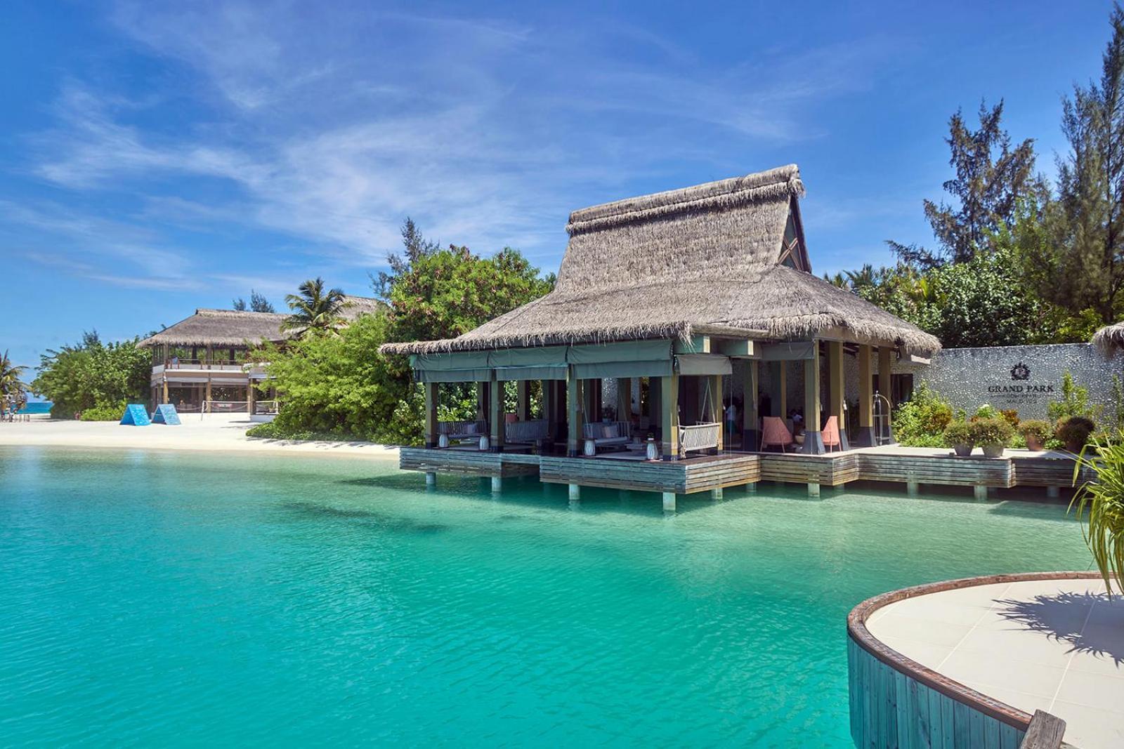 Grand Park Kodhipparu Maldives Otel Baros Island Dış mekan fotoğraf