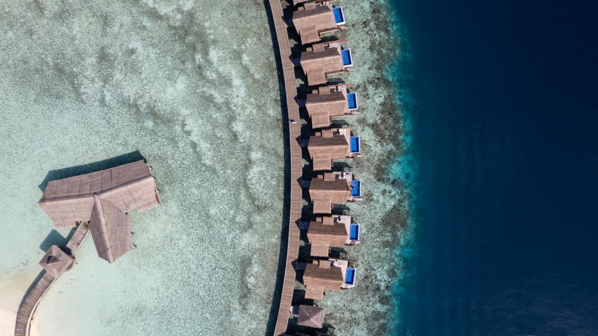Grand Park Kodhipparu Maldives Otel Baros Island Dış mekan fotoğraf